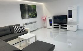 Apartment White Zagreb - Private Parking&Garage